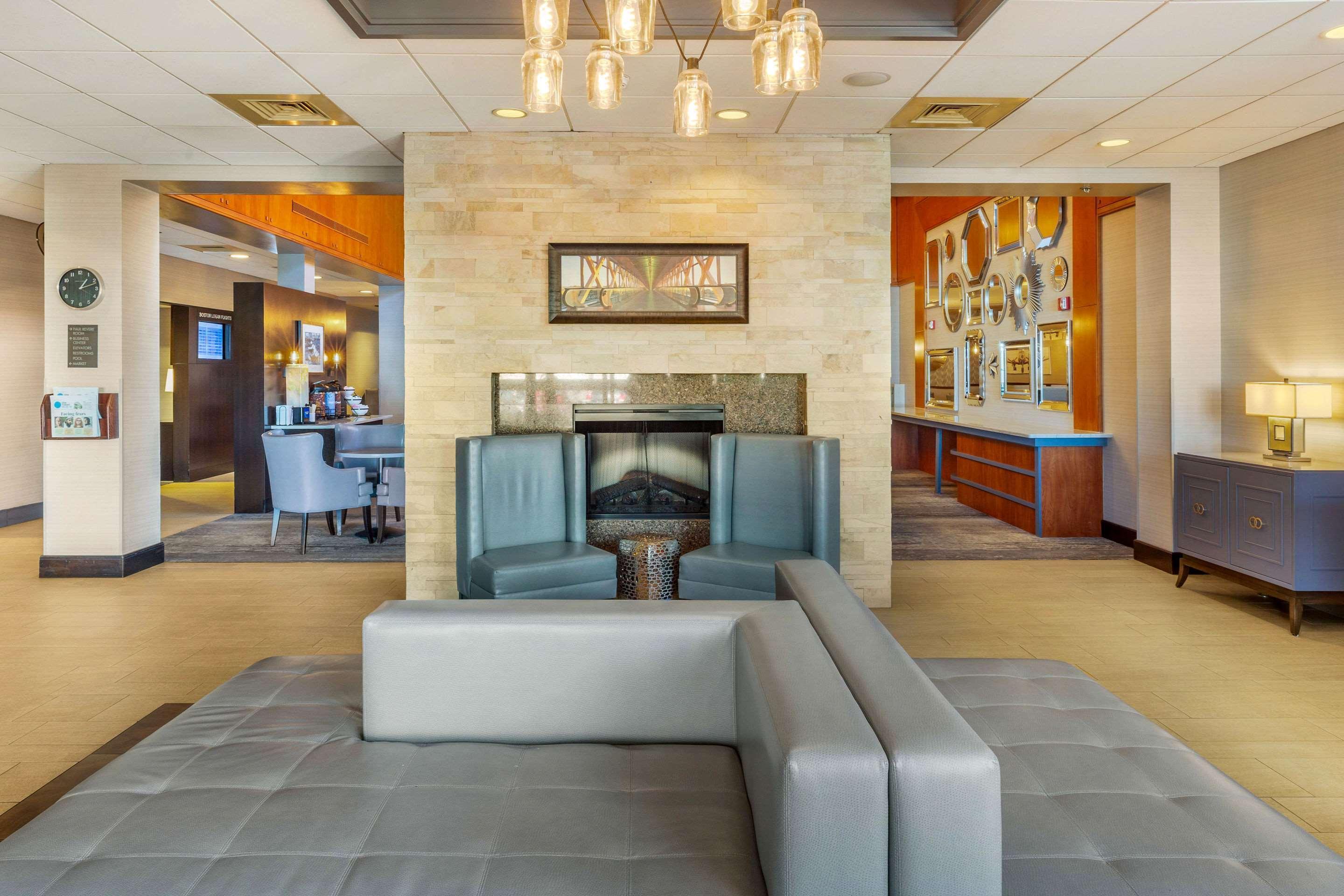 Comfort Inn & Suites Logan International Airport Revere Exterior foto